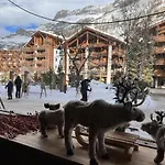Everest Hotel 3*