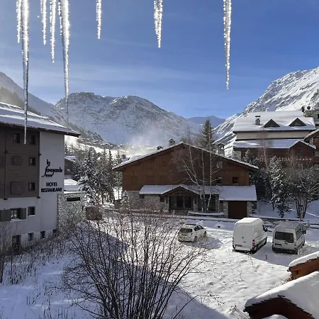 Hotel Everest