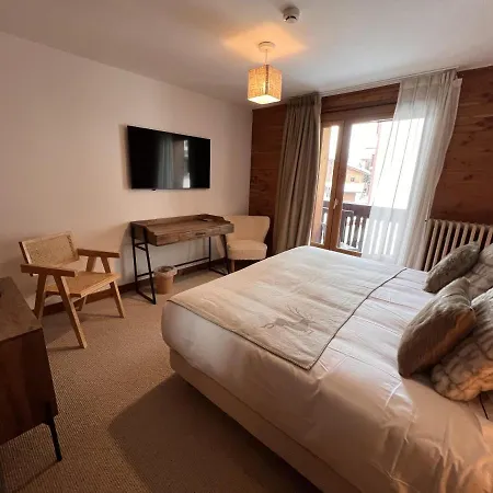 Everest Hotel