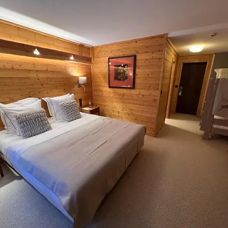Everest Hotel 3*